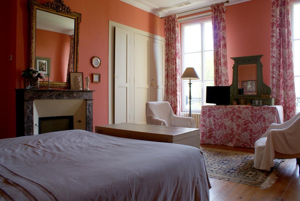 Chateau De Grenier Bed & Breakfast Saint-Léger Eksteriør bilde