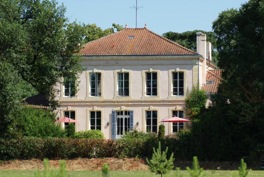 Chateau De Grenier Bed & Breakfast Saint-Léger Eksteriør bilde