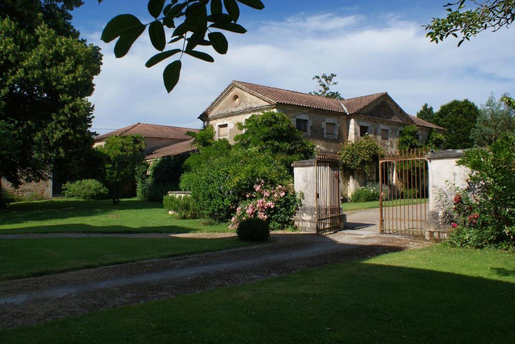 Chateau De Grenier Bed & Breakfast Saint-Léger Eksteriør bilde