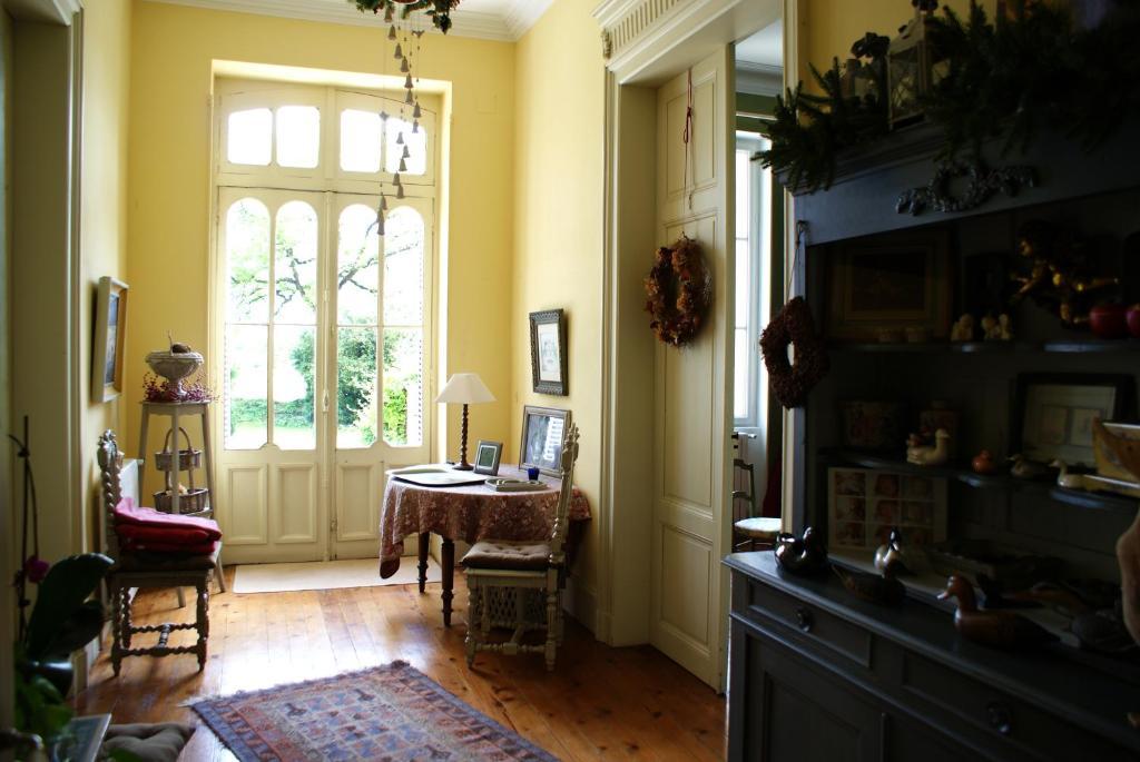 Chateau De Grenier Bed & Breakfast Saint-Léger Eksteriør bilde